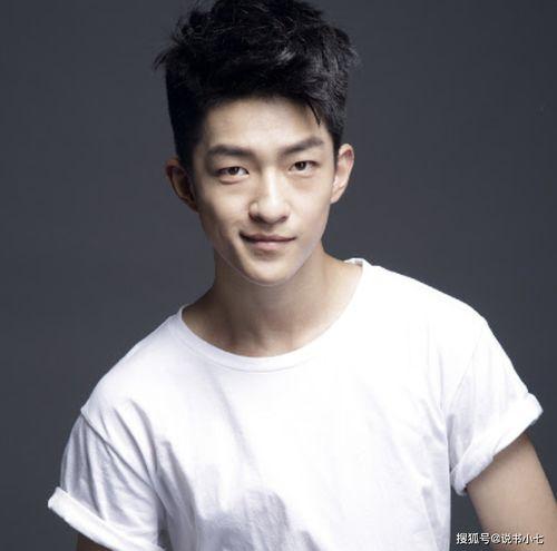 娱乐圈吃瓜的两人叫什么,揭秘两位神秘“瓜农”的瓜界传奇